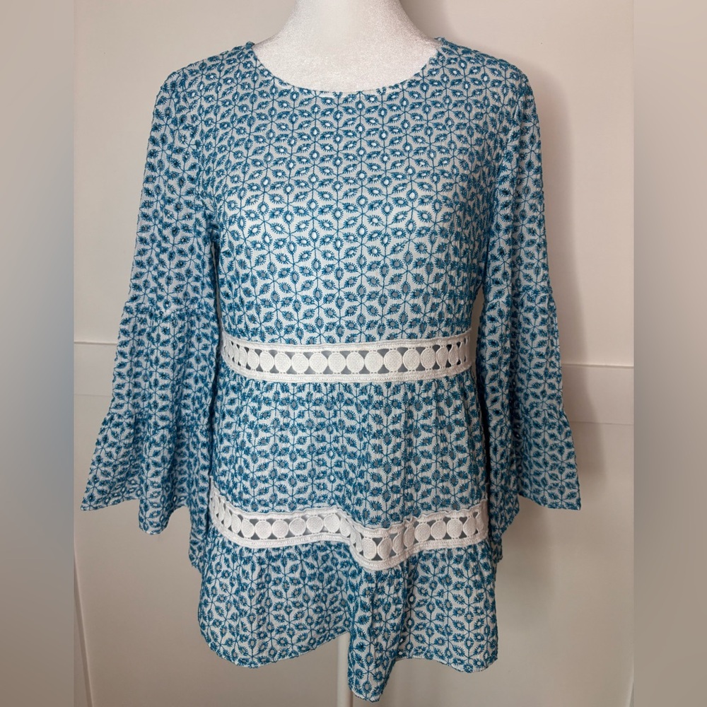 Lilly Pulitzer Blue Patterned Women's Top with White Accents size XS
